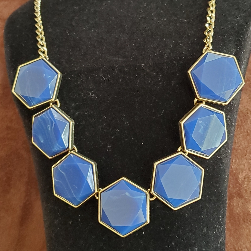 BOHO GEOMETRIC BLUE STONE IN GOLD TONE SETTING NECKLACE
